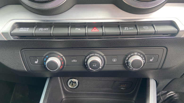 Audi Q2 35 TFSI Black Edition 5dr Petrol Estate